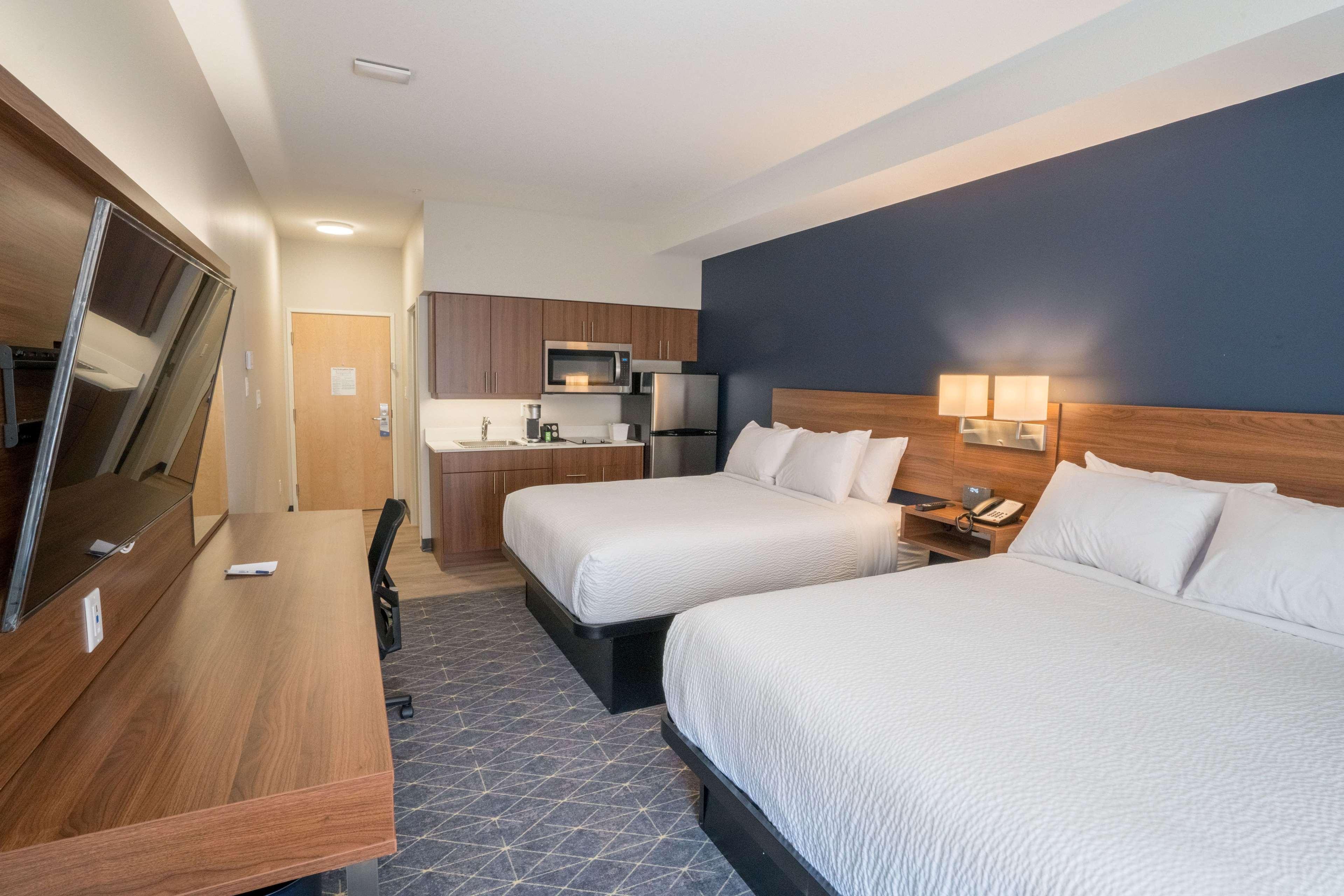 Park Inn By Radisson, Келоуна Экстерьер фото